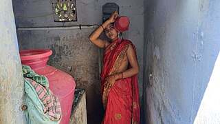 Coolly devoted to bhabhi ko Toilet room Drilled Indian bhabhi devar Dasi sex