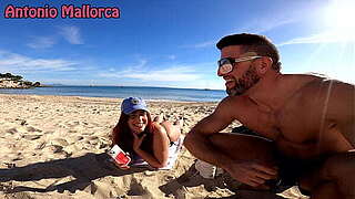 Picking Up A Wide Booty CUBAN From The State Plage - Rosie Cage